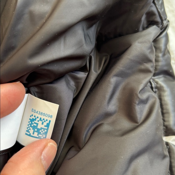 SOLD
The North Face
International Collection
Nuptse Jacket Black & White Stars - Picture 11 of 17